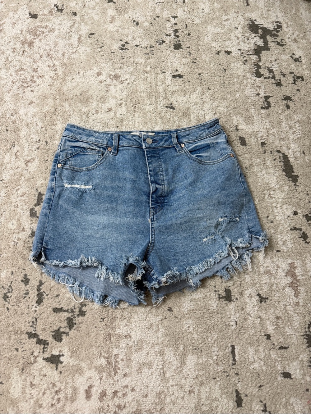 We The Free Curvy Denim Cut off shorts size 31